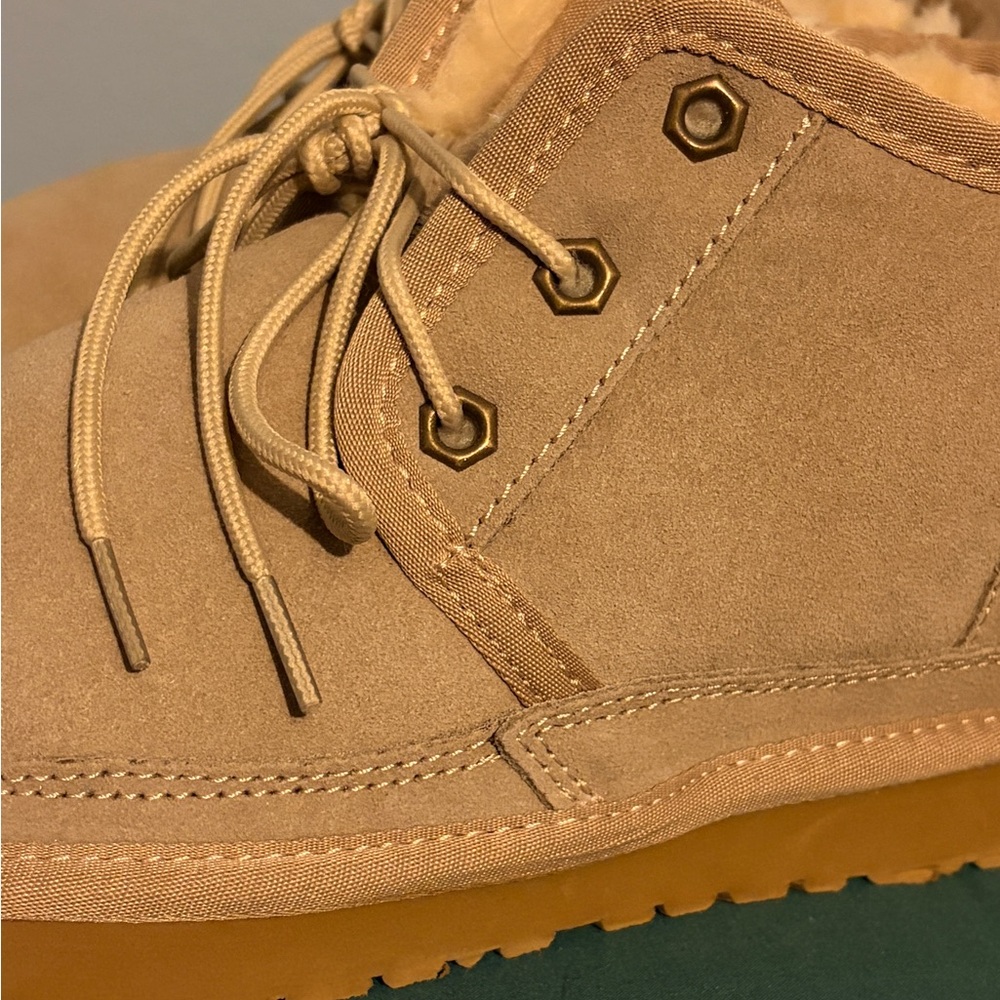 UGG Men's/Women’s Cream Chukka Boots - Picture 9 of 11